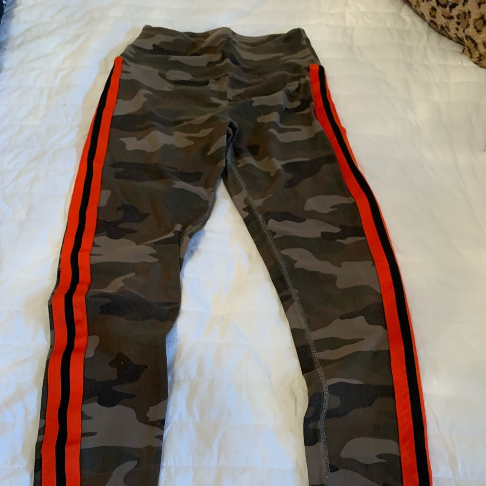 Garage camp leggings